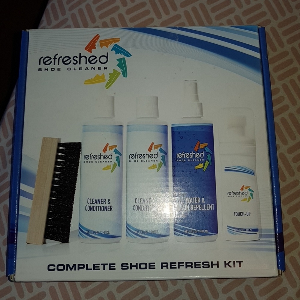 Cleaning kit for shoes